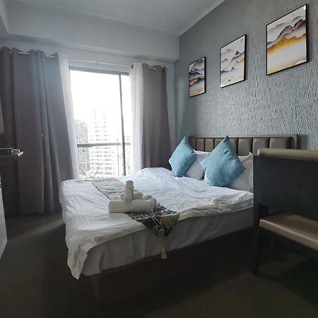Warm Makati Aparthotel Makati City ภายนอก รูปภาพ