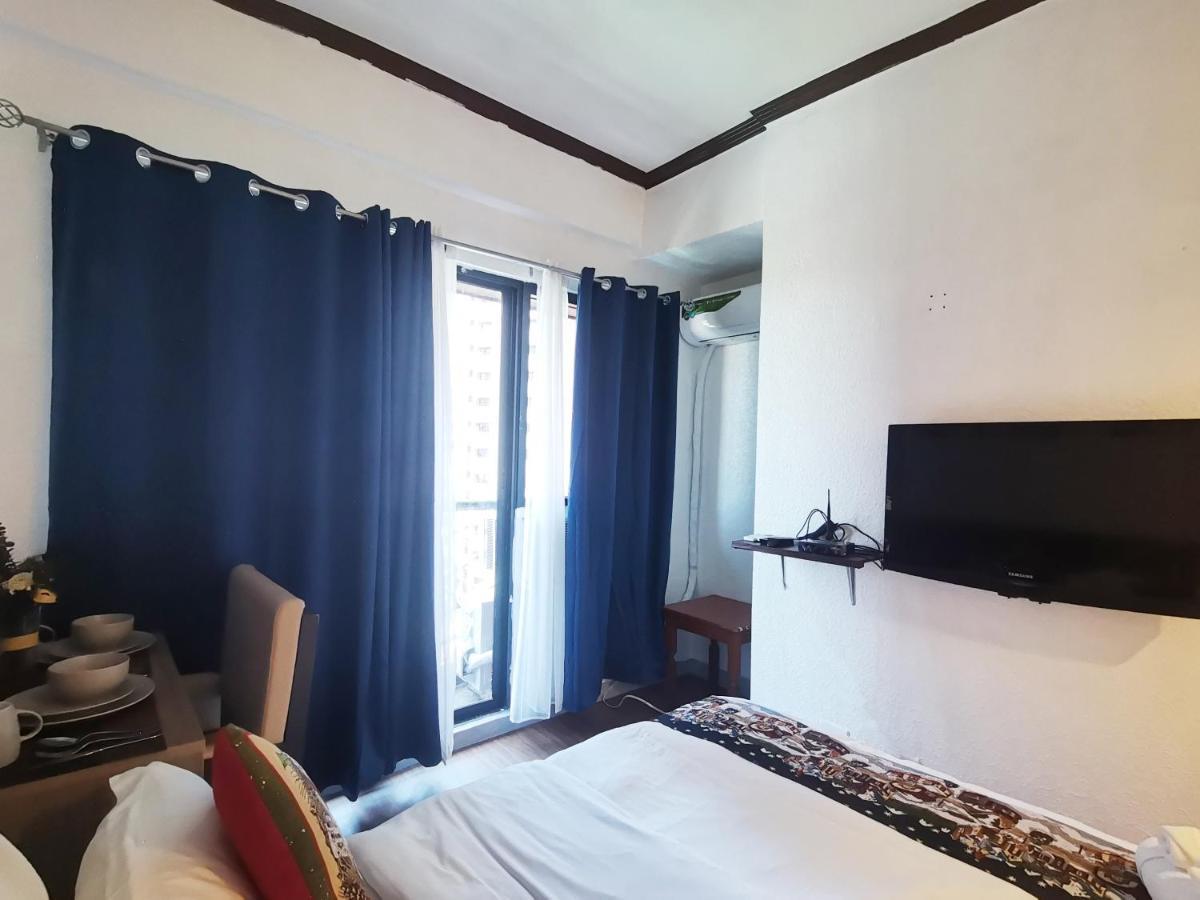 Warm Makati Aparthotel Makati City ภายนอก รูปภาพ